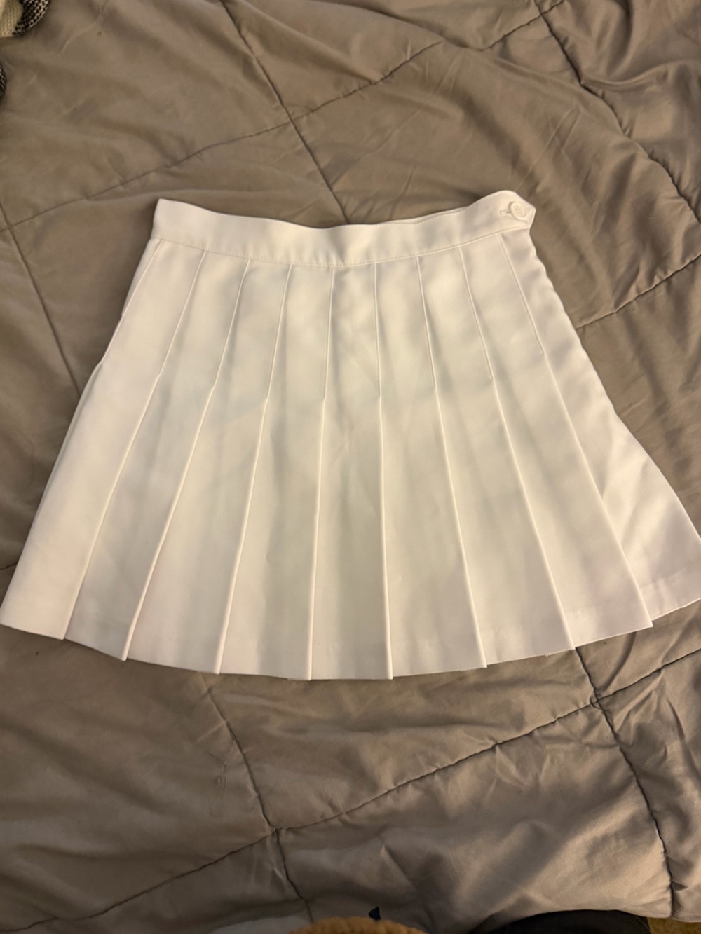 American Apparel White Pleated Skirt